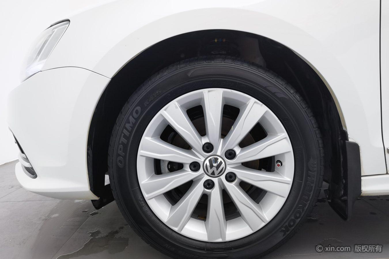 Volkswagen Sagitar 2015 1.6L AT Comfort