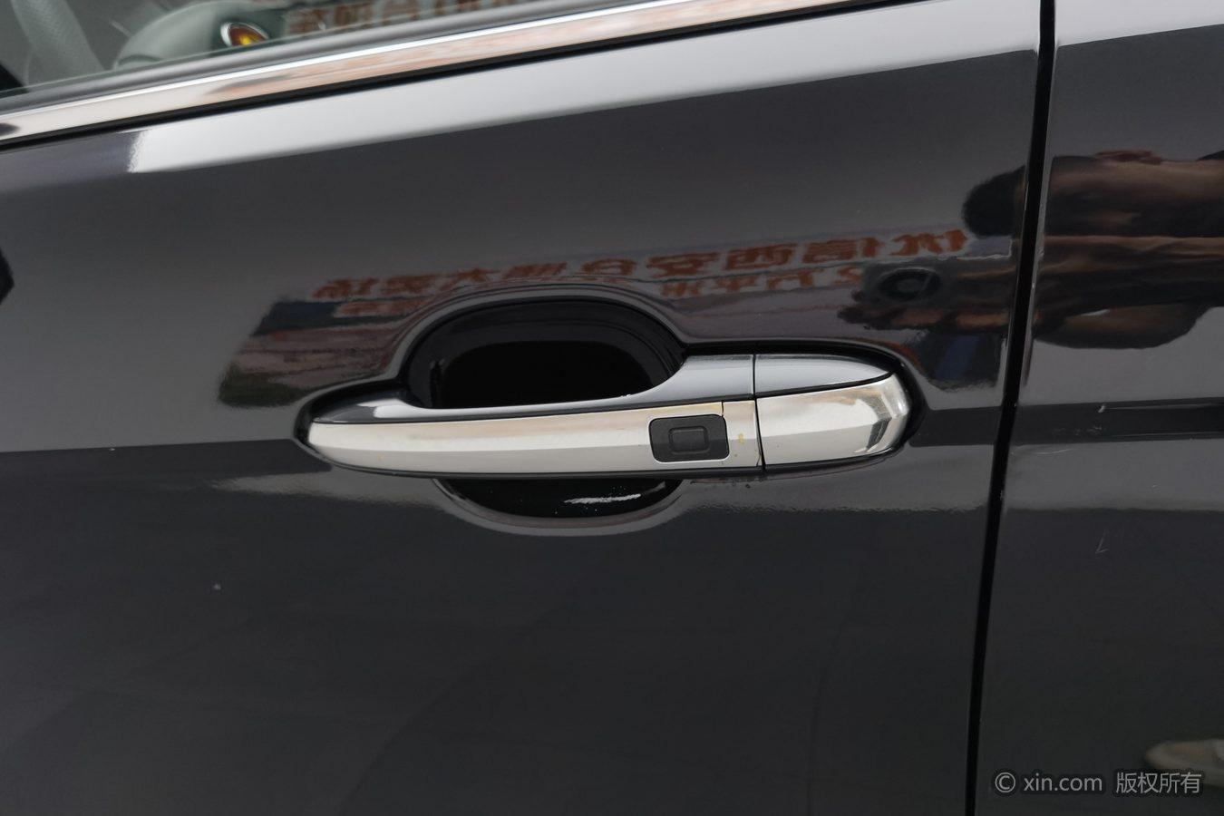 Hongqi H7 2015 2.0T Luxury