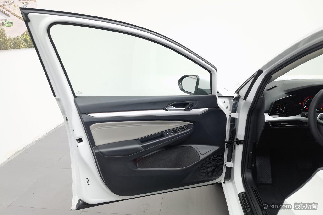 Volkswagen Golf id 4439019 из Китая 18