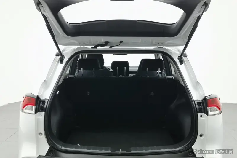 Toyota Corolla Cross — фото 18