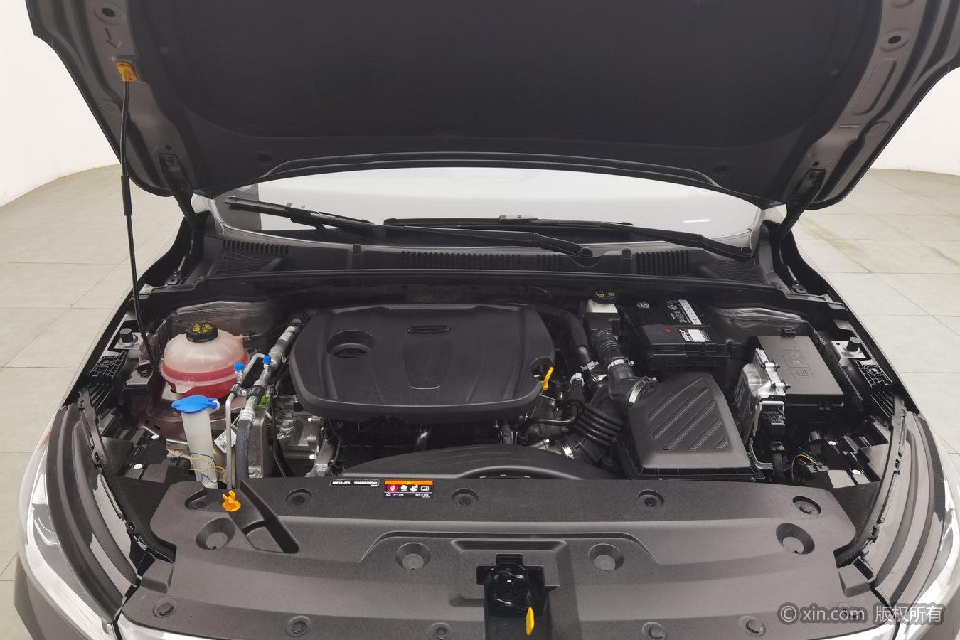 Geely Emgrand 2025 4 1.5L MT