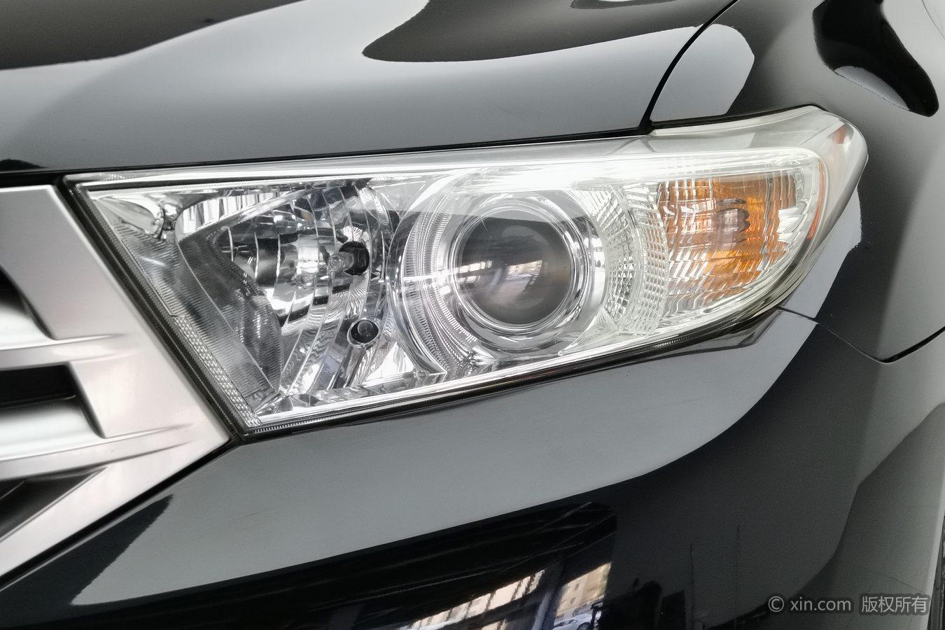 Toyota Highlander 2012 2.7L 7 мест Luxury