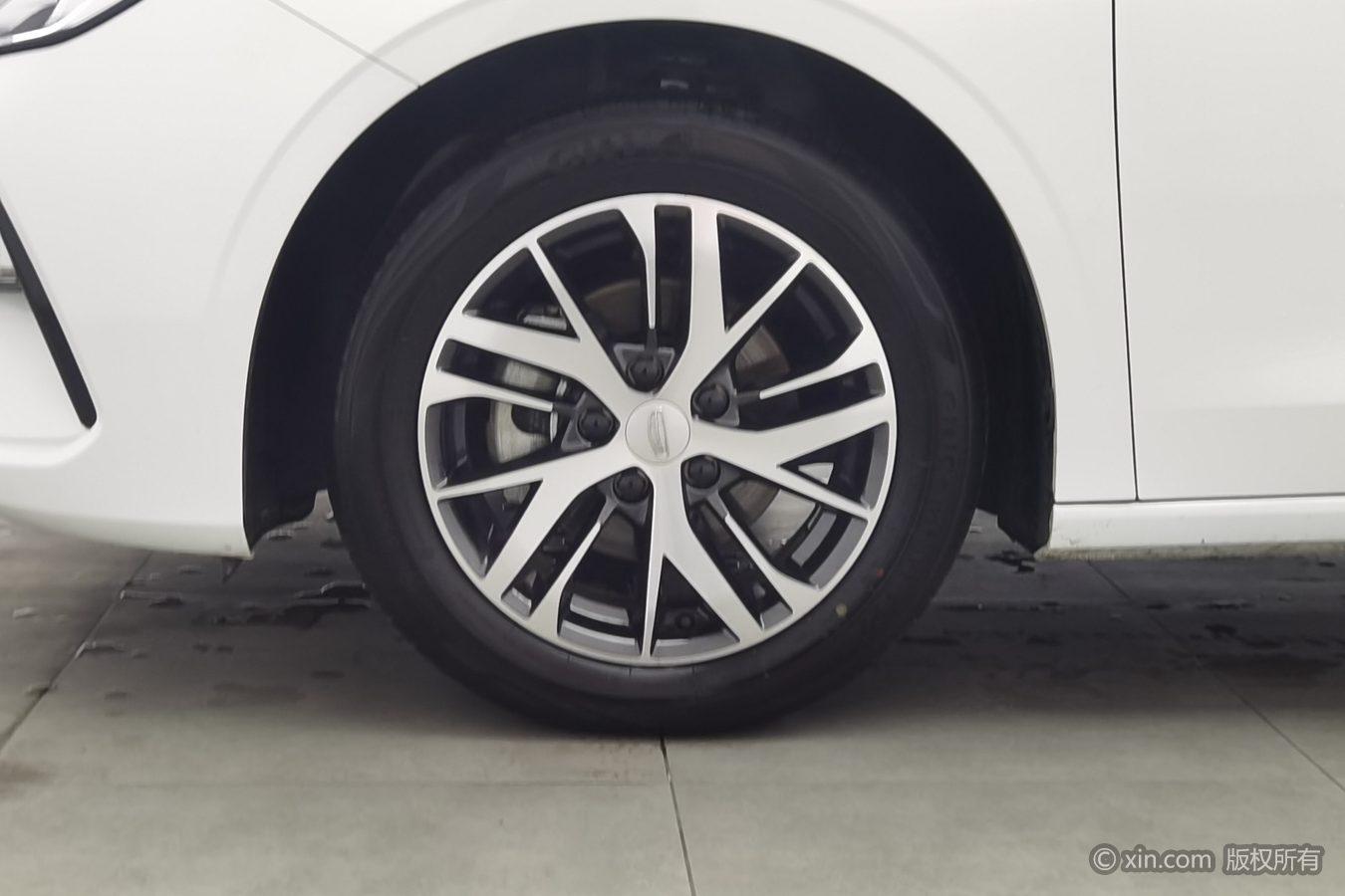 Geely Emgrand 2025 4 1.5L MT