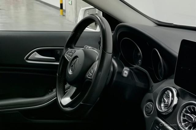 Mercedes-Benz GLA 2017 GLA 200 — фото 11