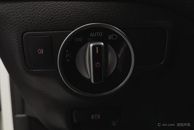 Mercedes-Benz GLA 2017 GLA 200 — фото 16
