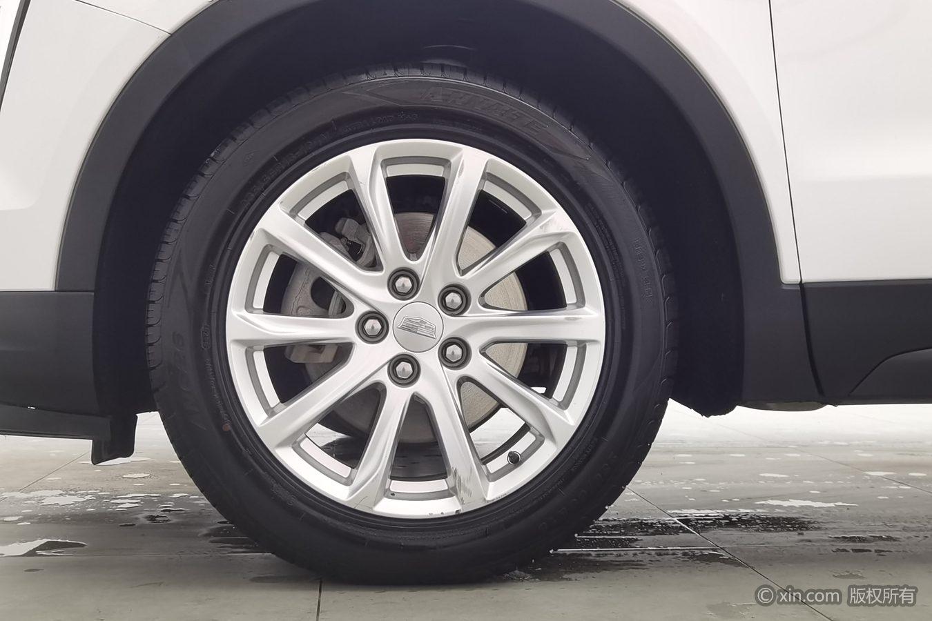 Cadillac XT4 2021 28T