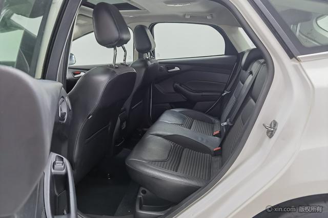 Ford Focus 2015 Eco Boost 180 ATSport — фото 19