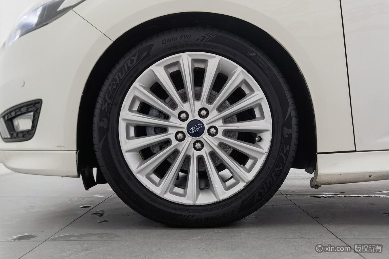 Ford Focus 2015 EcoBoost 180 AT Sport