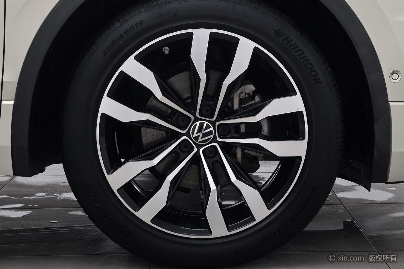 Volkswagen Tiguan L L 2021 330TSI AT R-Line