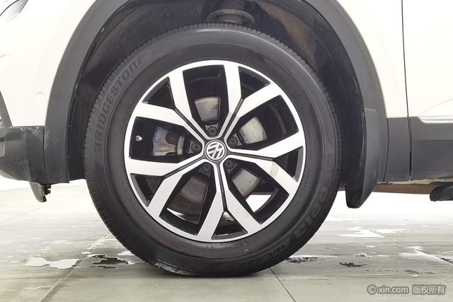 Volkswagen Teramont 2017 530 V 6 4 WD — фото 8