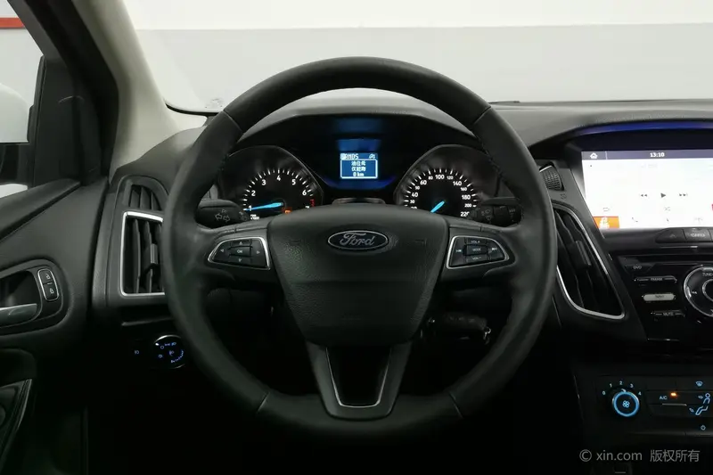 Ford Focus 1.5L автомат — фото 9