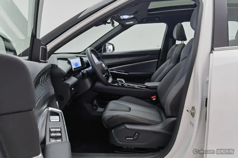 Geely Atlas (Boyue) — фото 12