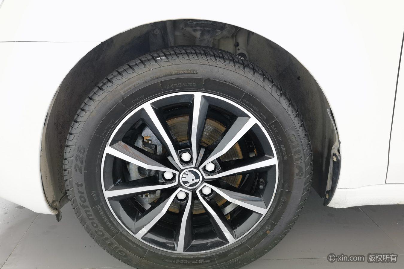 Skoda Octavia 2017 1.6L MT