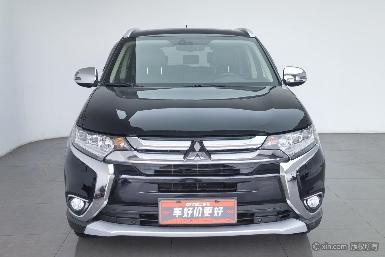 Mitsubishi Outlander 2016 2.4L Elite 5 мест
