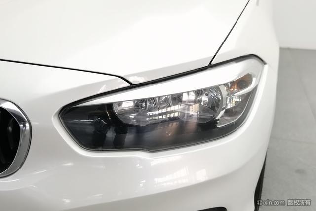 BMW 1-Series 2018 118i Leading — фото 7