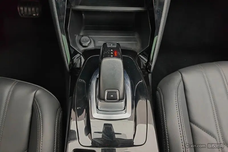 Peugeot 2008 — фото 10