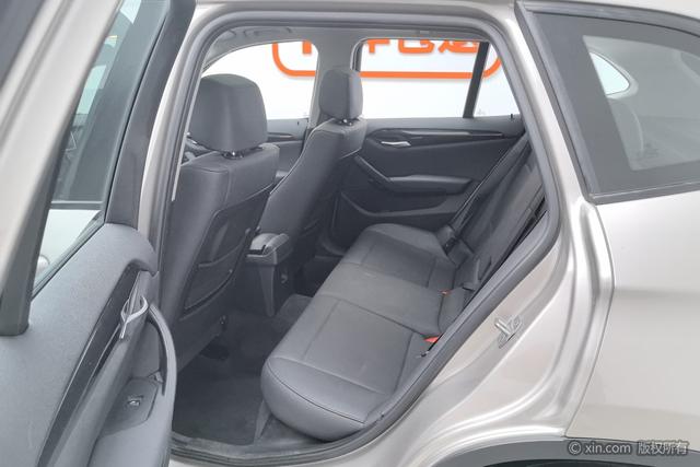 BMW X1 2015 s Drive 18i — фото 19