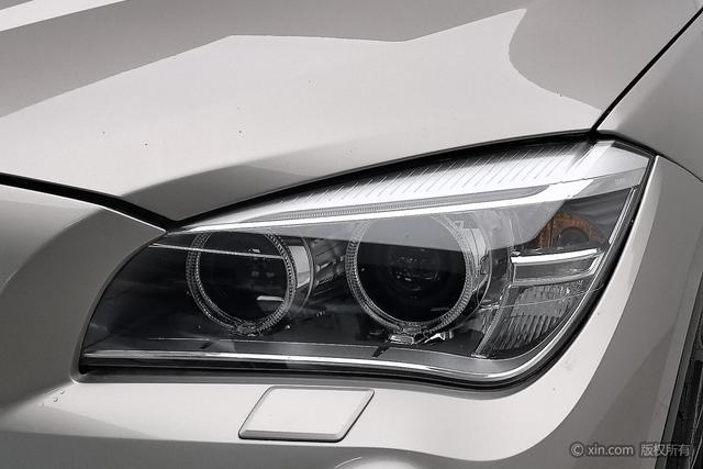 BMW X1 2015 s Drive 18i — фото 7