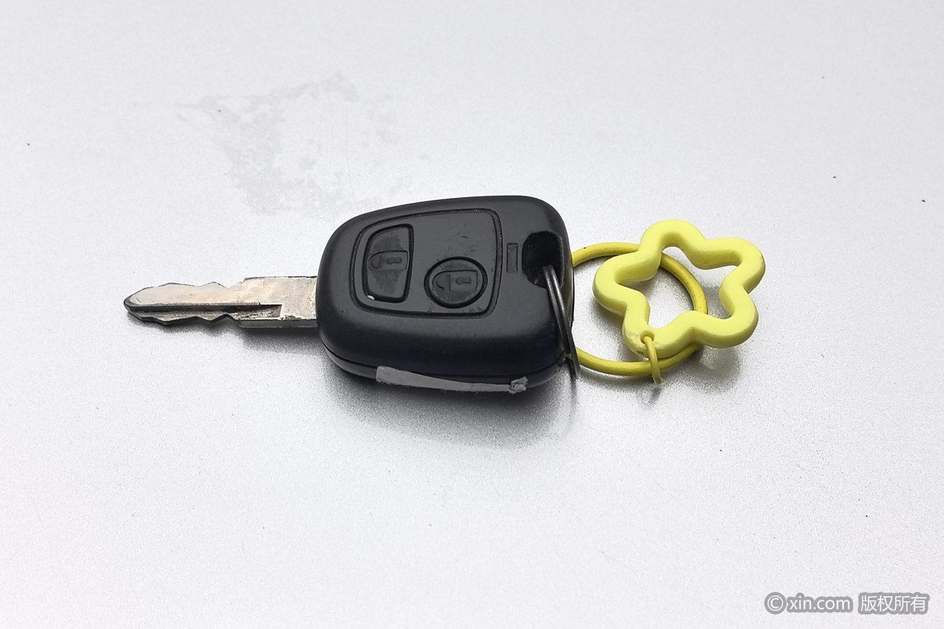 Peugeot 207 2011 1.4L MT