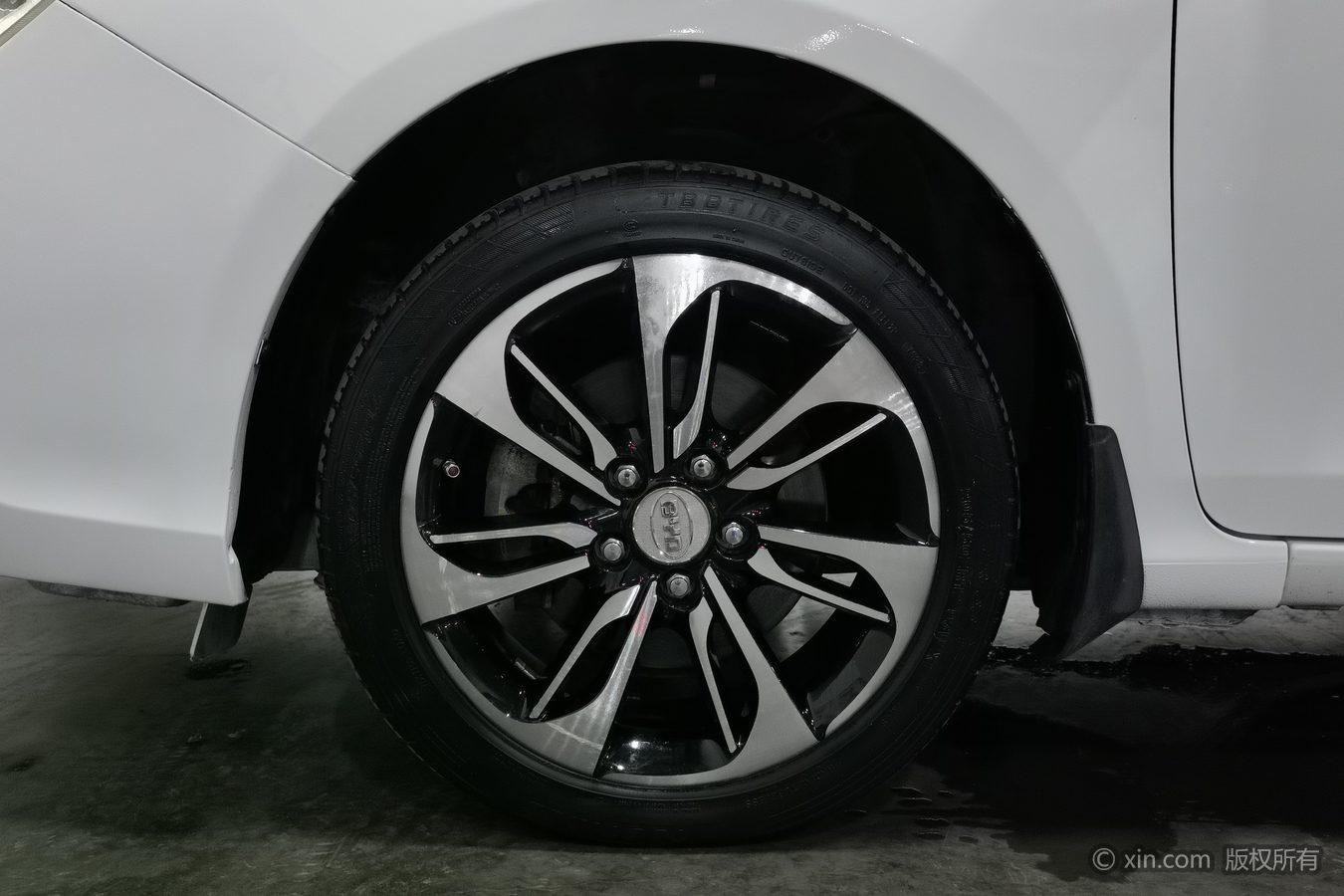 BYD Qin DM 2015 1.5T Flagship