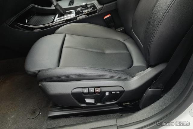 BMW 1-Series 2018 118i Sport — фото 18