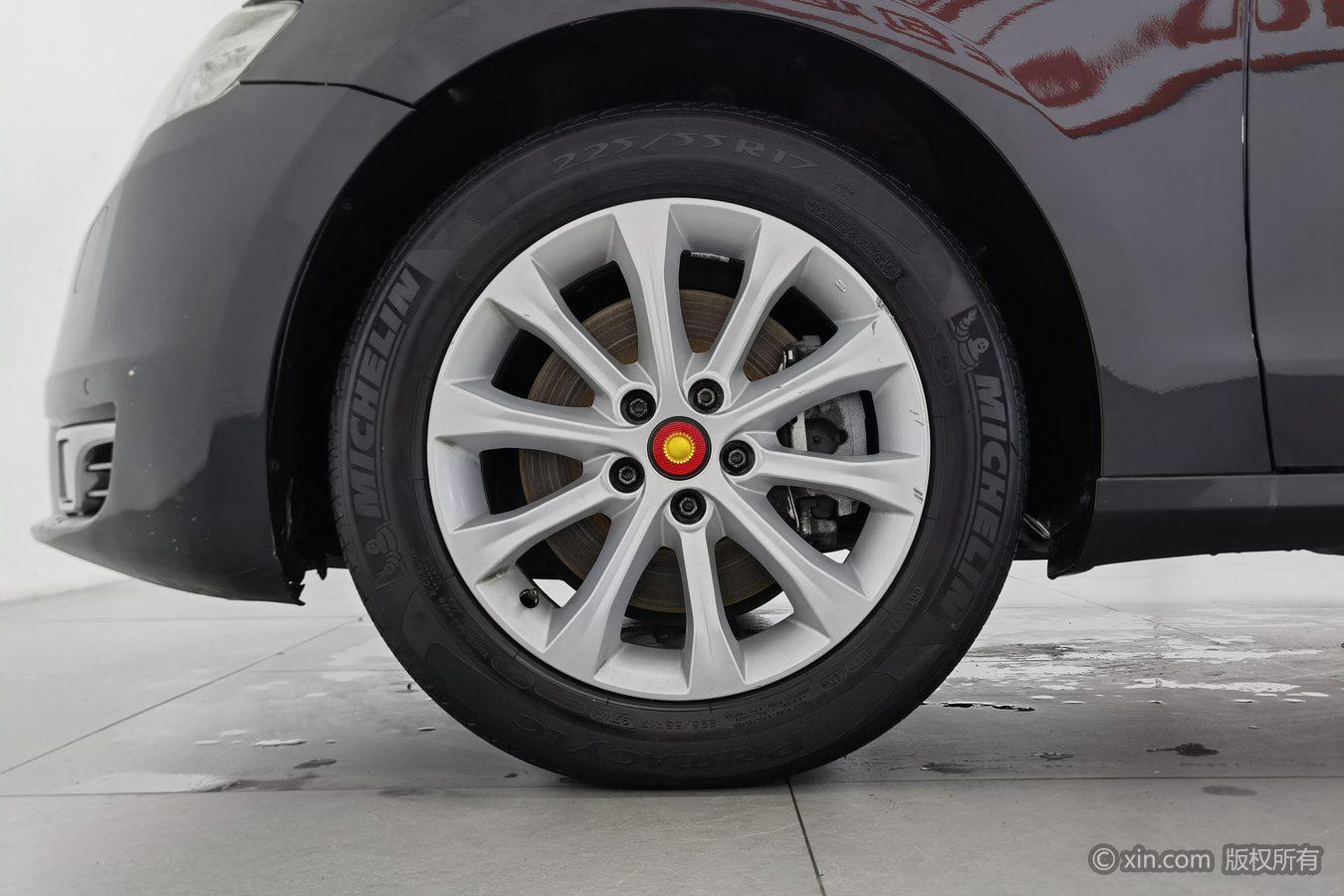 Hongqi H7 2015 2.0T Luxury