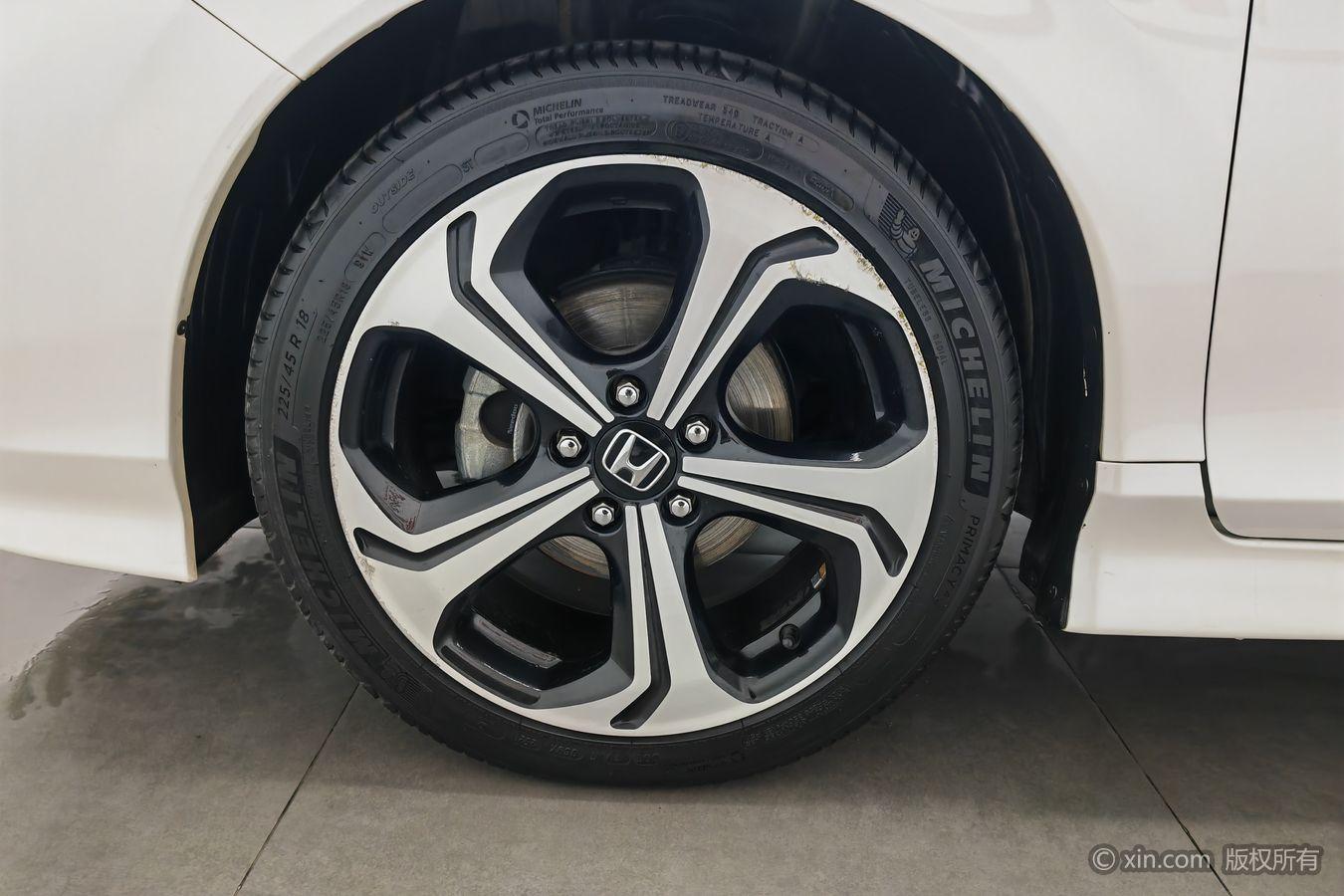 Honda Jade 2017 210TURBO CVT Luxury 5 мест