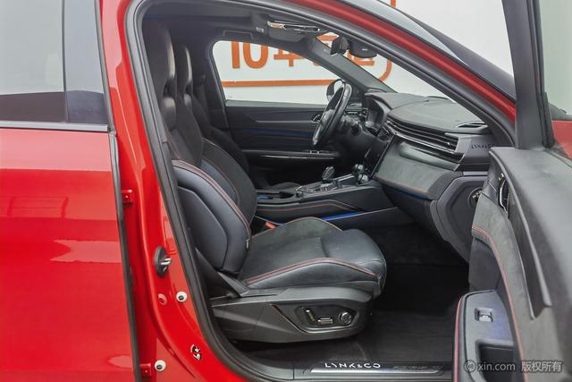 Lynk & Co 05 2020 2.0 TD 4 WD Halo — фото 19