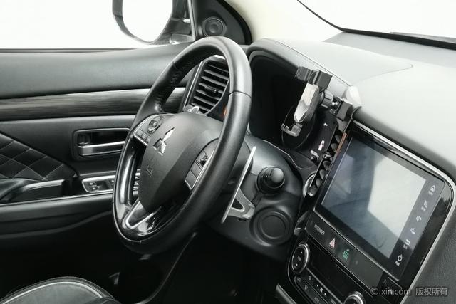 Mitsubishi Outlander 2020 2.4 L 4 WD 5 — фото 12