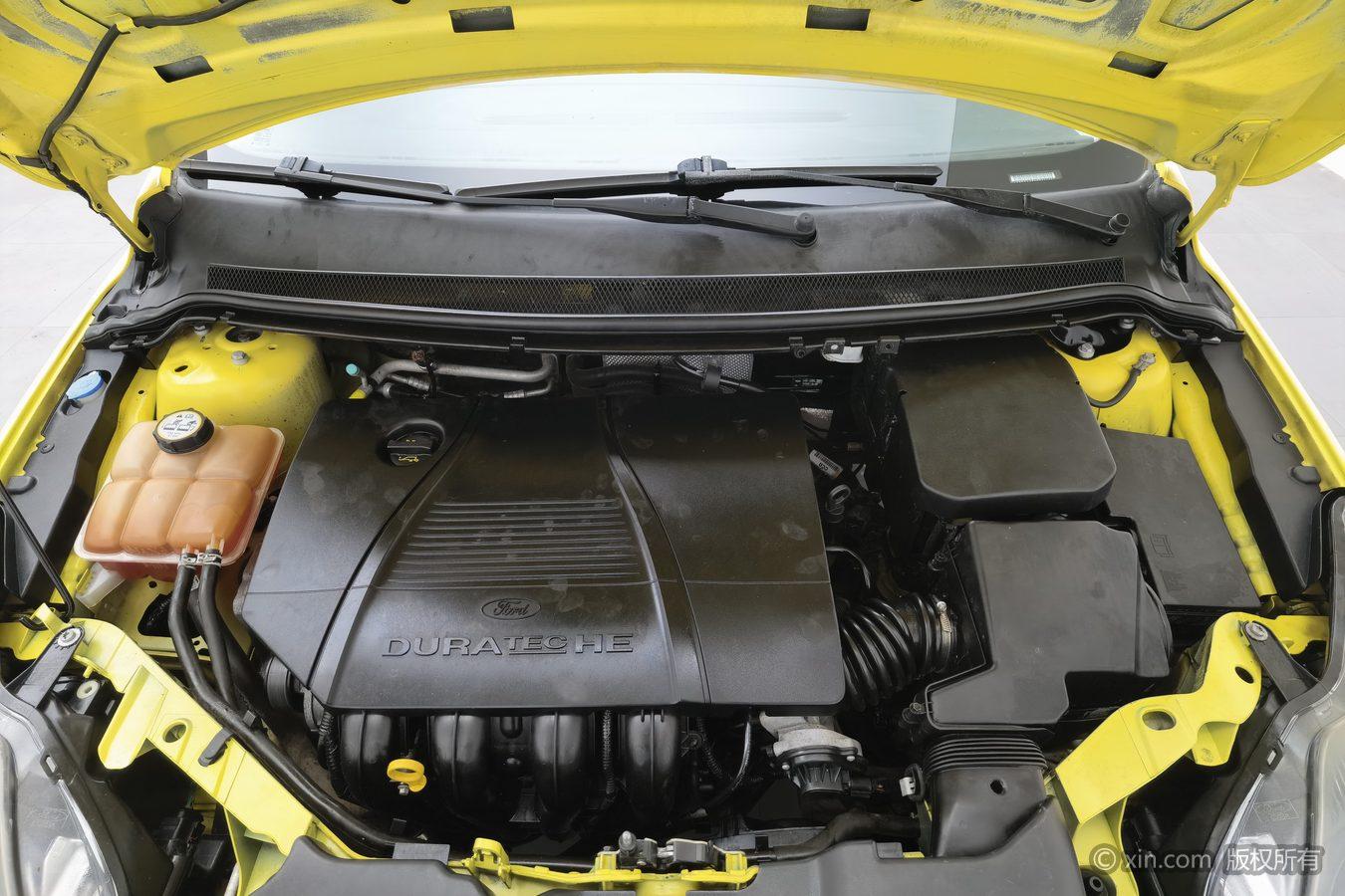 Ford Focus 2012 1.8L AT