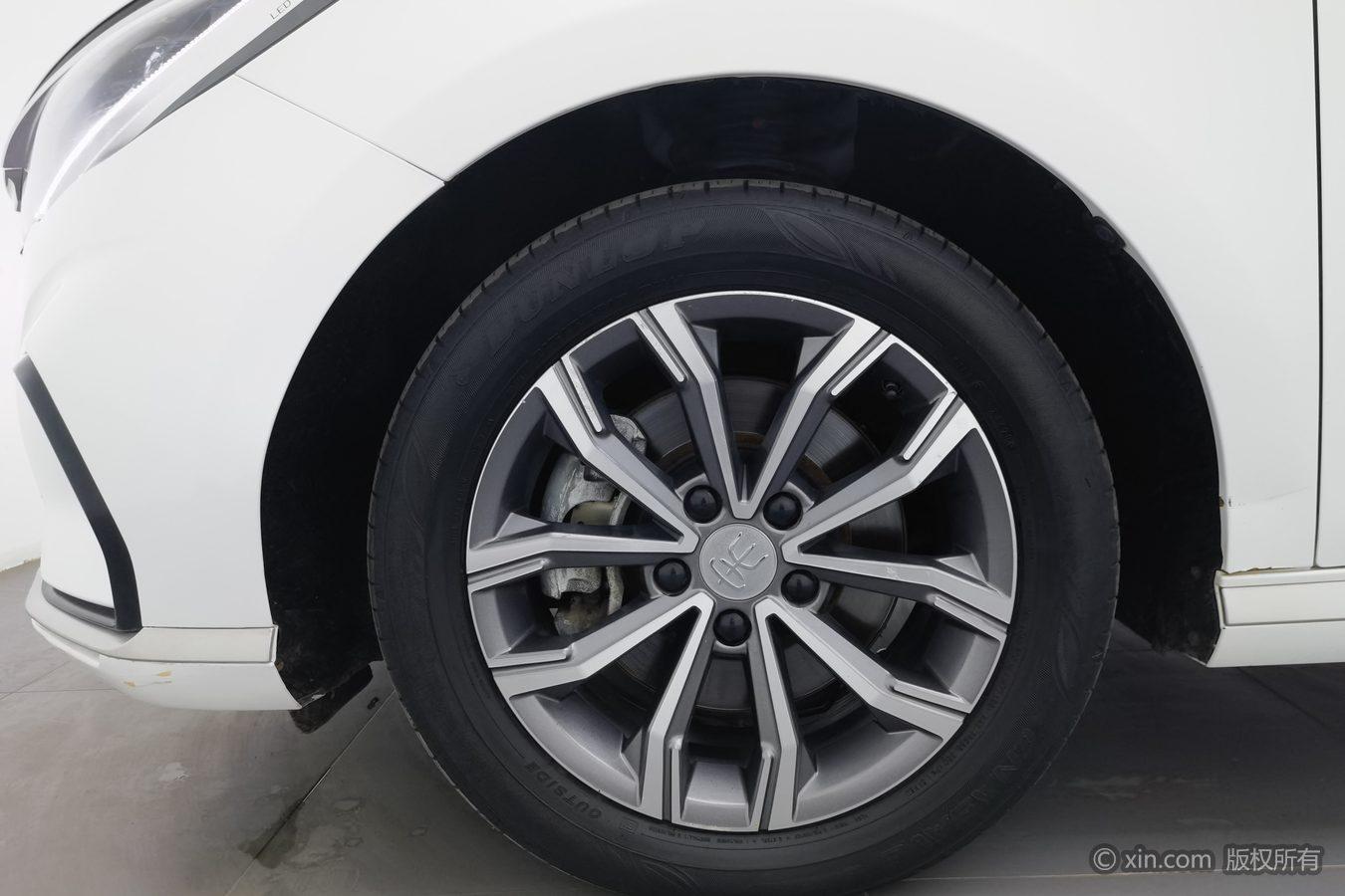 BYD Song MAX MAX 2021 1.5T AT Luxury 7 мест