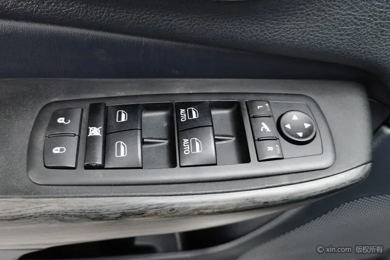 Jeep Cherokee — фото 16