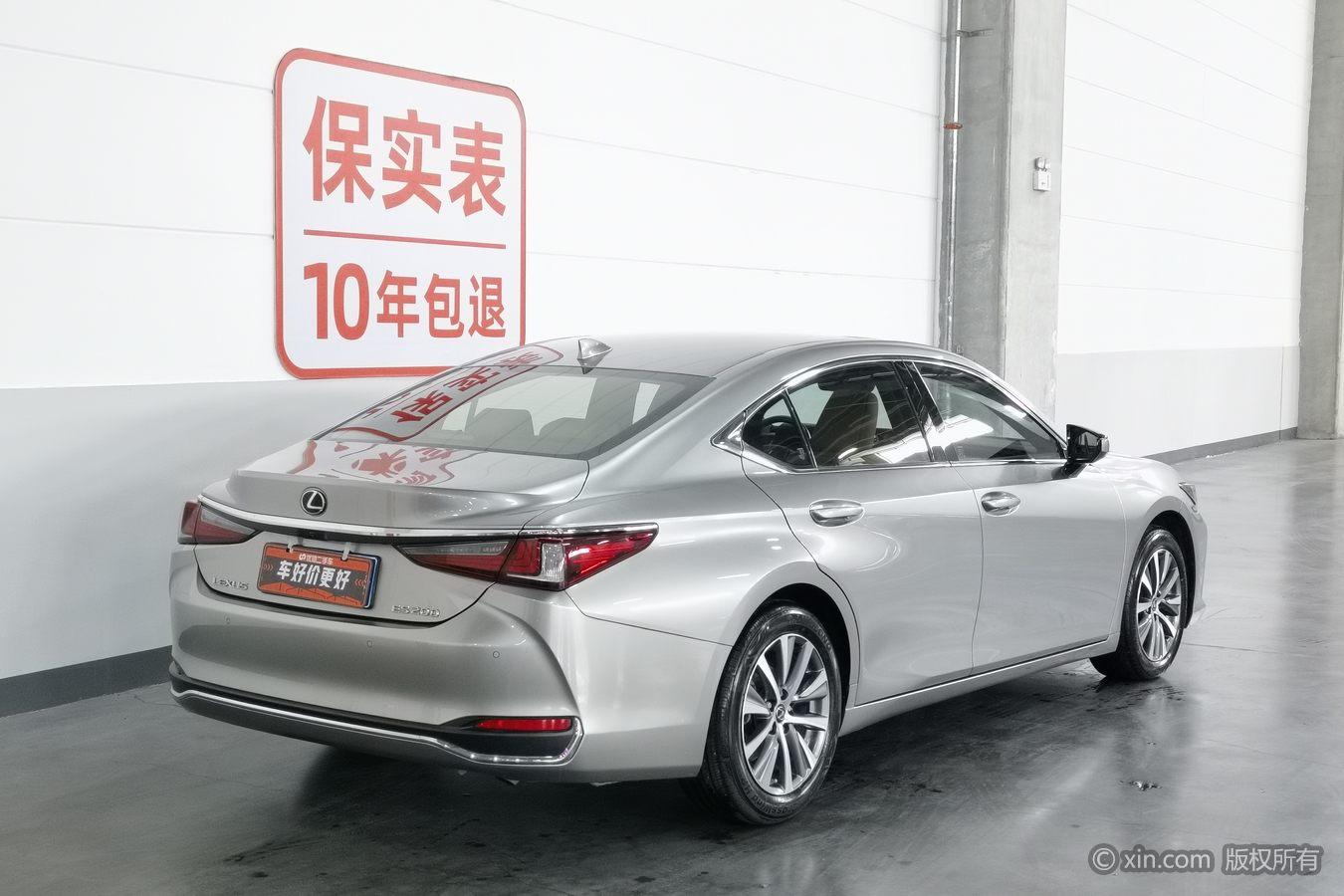 Lexus ES 2020 200 Luxury VI