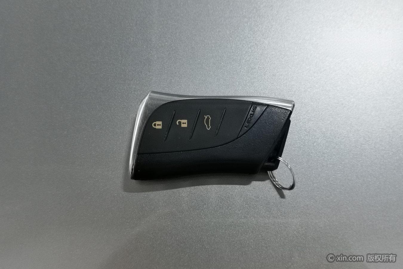 Lexus ES 2020 200 Luxury VI