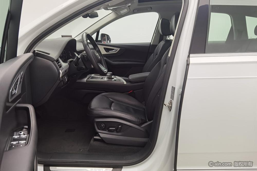 Audi Q7 PHEV, фото 17