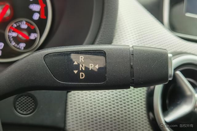 Mercedes-Benz B-Class 2015 B 200 — фото 11
