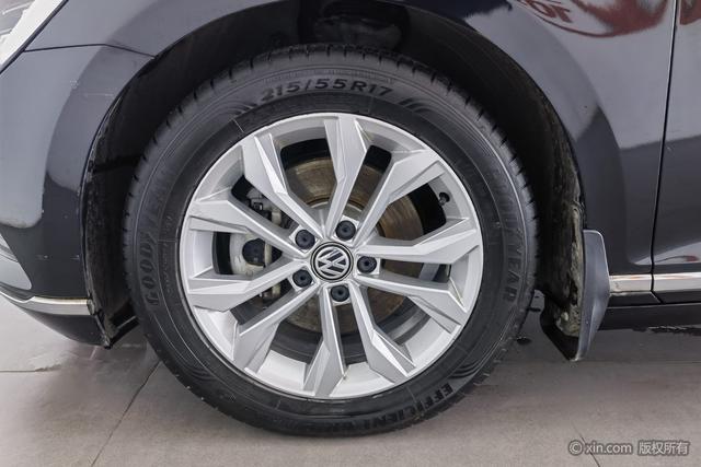 Volkswagen Magotan 2018 330 TSI DSG Luxury — фото 10