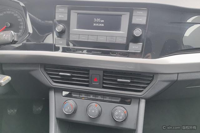 Volkswagen Bora 2020 1.5 L MT — фото 13