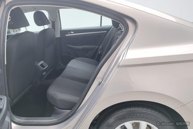 Volkswagen Bora 2020 1.5 L MT — фото 20