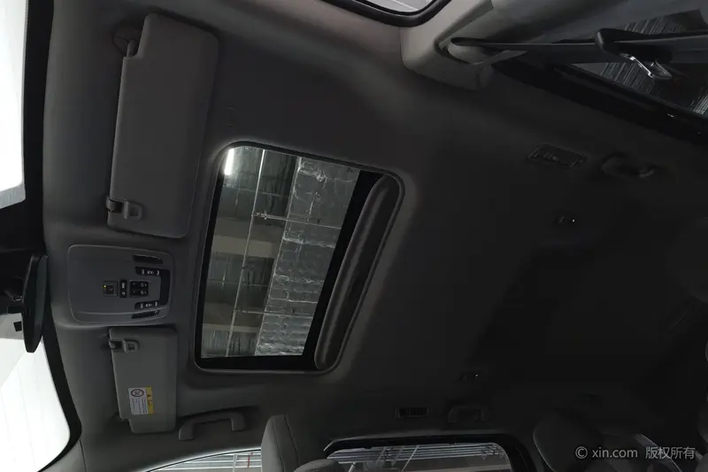 Toyota Sienna — фото 16