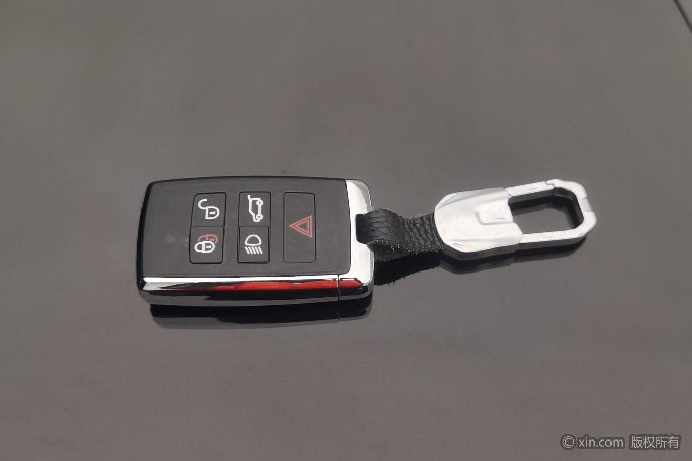 Land Rover Discovery Sport Sport 2023 249PS R-Dynamic S 5 мест