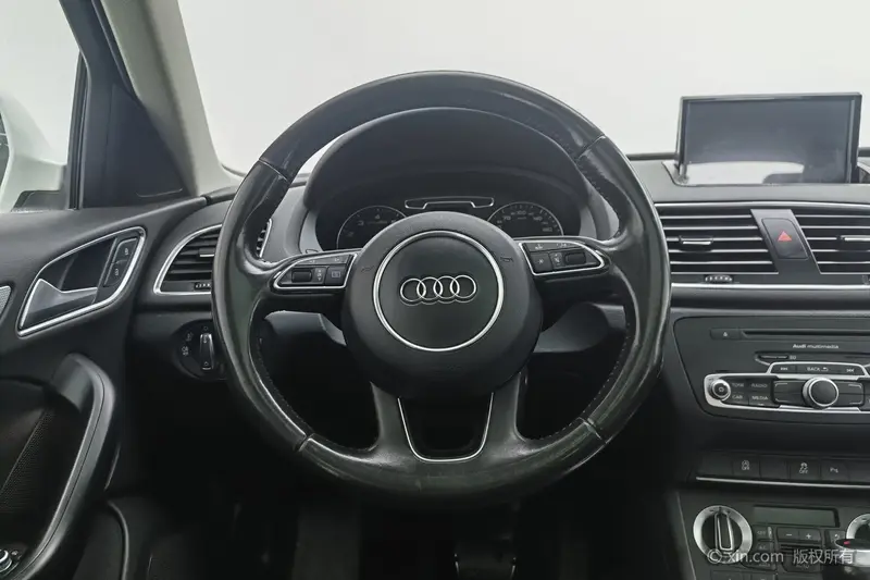 Audi Q3 — фото 9