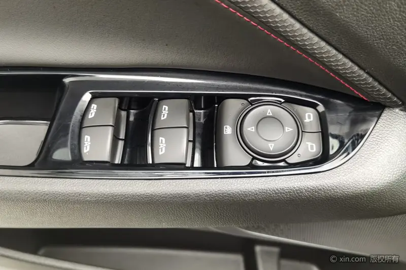 Chevrolet Orlando — фото 18