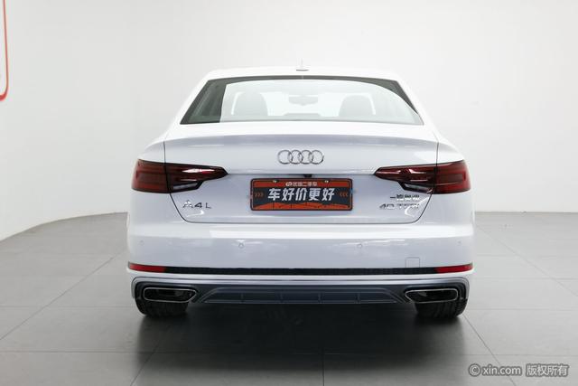 Audi A4L 2019 40 TFSI VI — фото 3