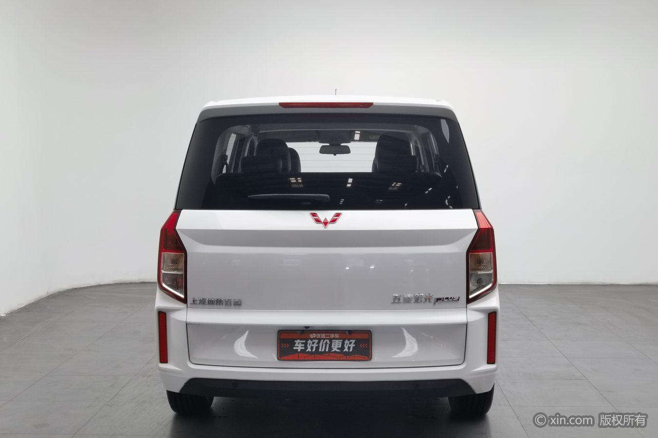 Wuling Hongguang Plus PLUS 2019 1.5T MT Luxury 7 мест