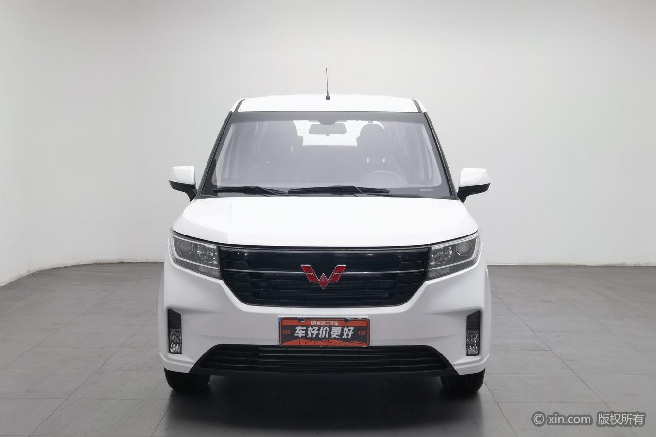 Wuling Hongguang Plus PLUS 2019 1.5T MT Luxury 7 мест