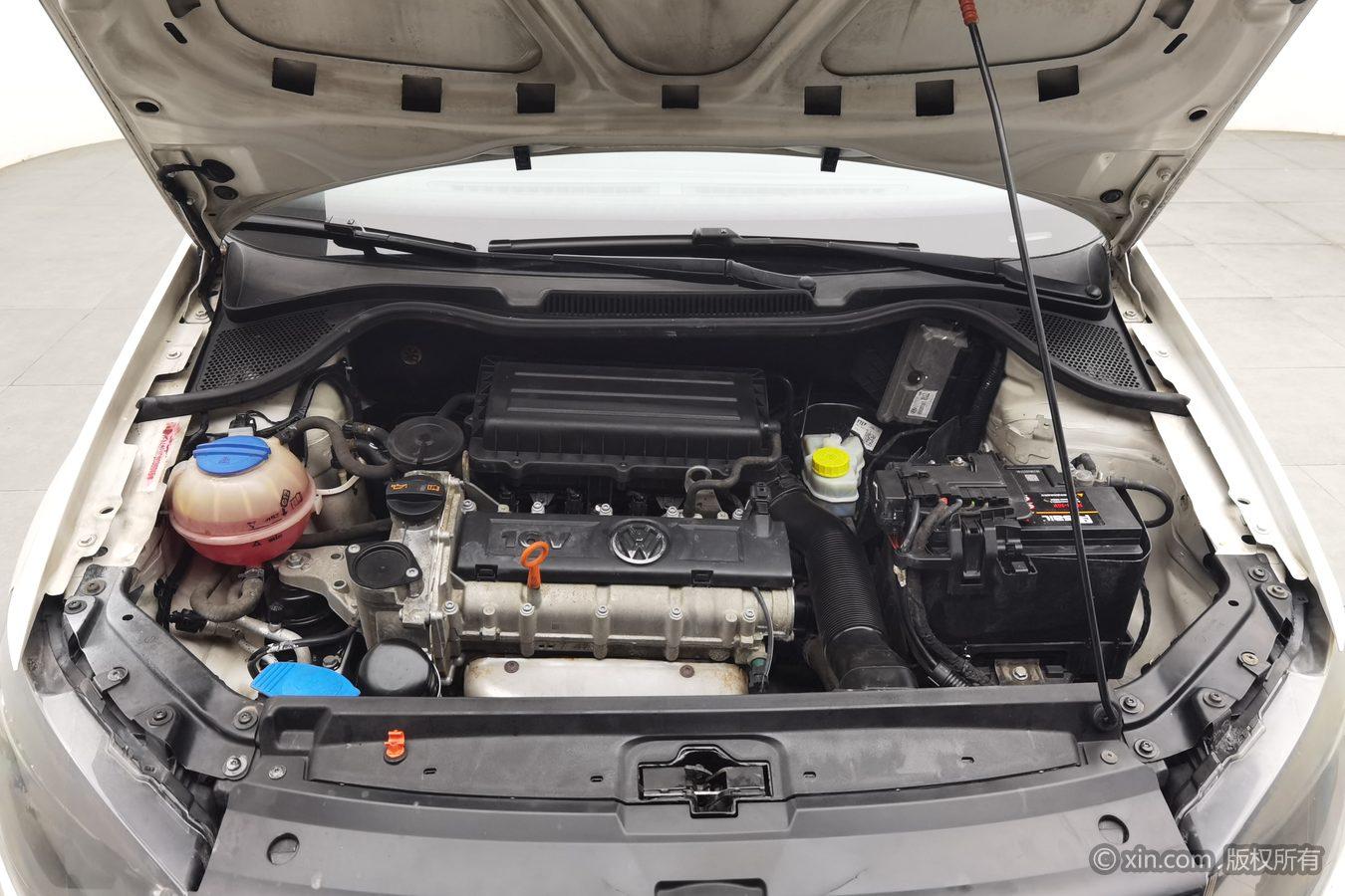 Volkswagen Polo 2011 1.4L MT