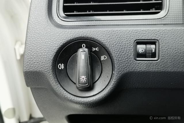 Volkswagen Santana 2015 1.6 L MT — фото 16