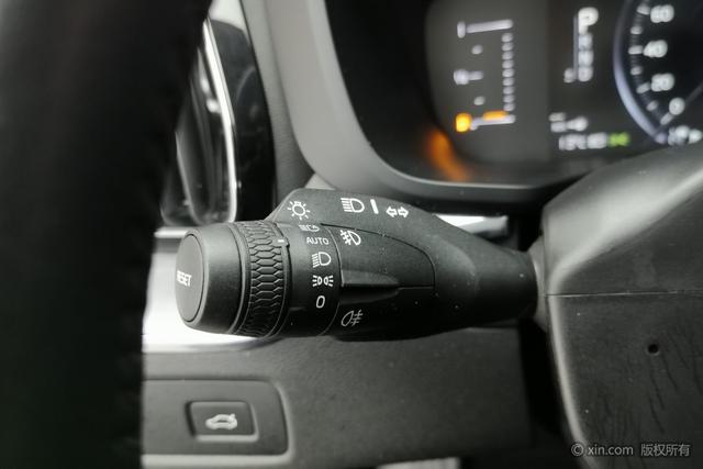 Volvo XC60 2020 T 5 4 WD — фото 16