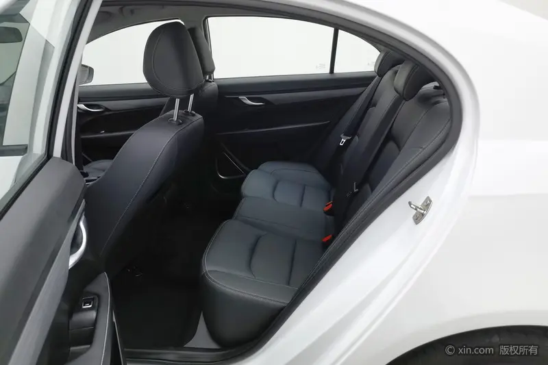 Geely Emgrand UP 1.5L CVT комфорт — фото 14